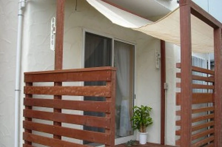 low-043-300x225